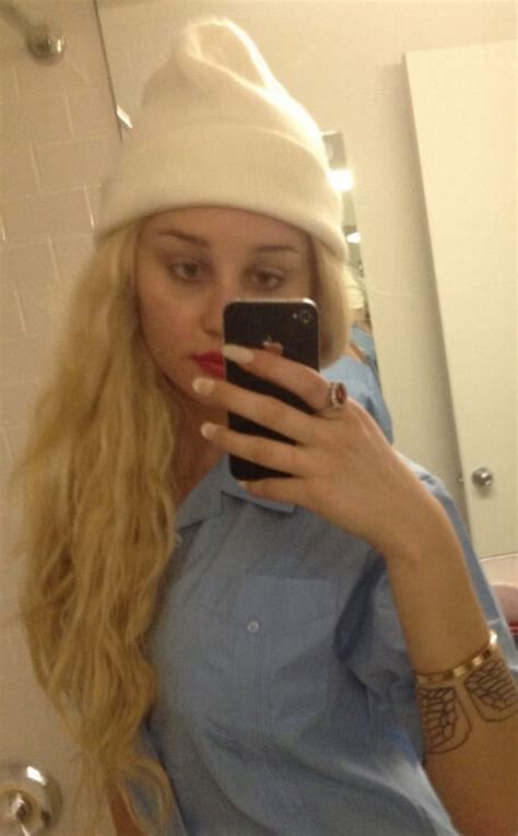 Amanda Bynes Sexy Twitpic Selfies